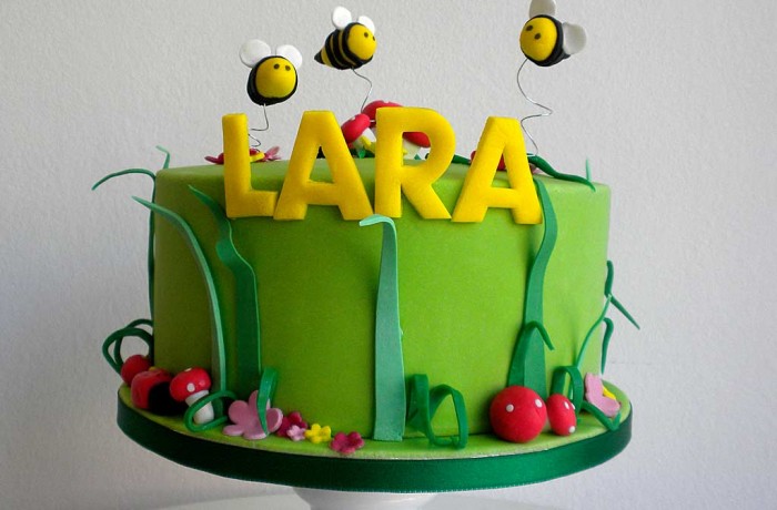 Lara y las abejas